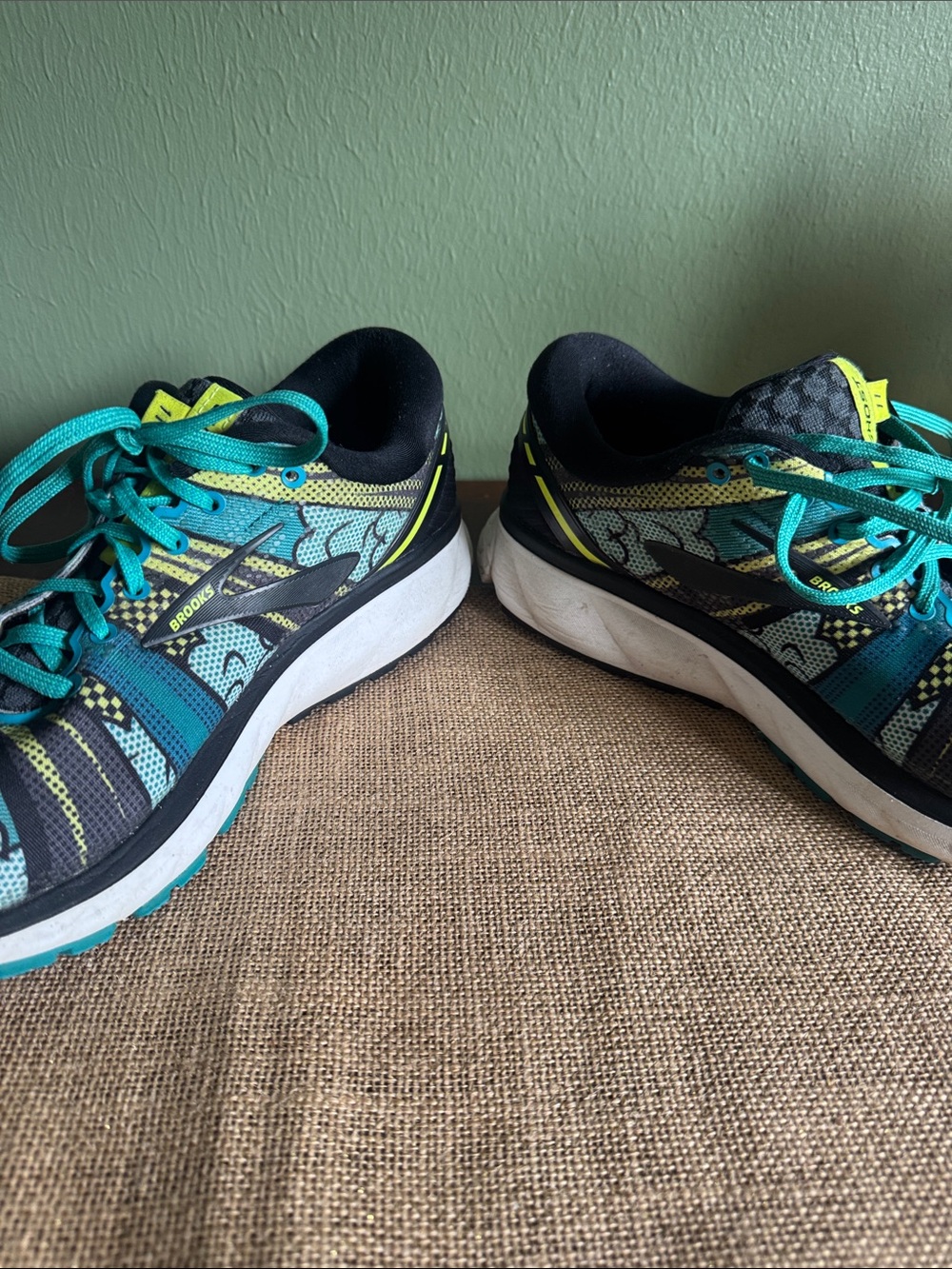 Brooks Ghost 11 Women’s Running Shoes NYC 26.2 Vibrant Comic Pop Design Size 9 - Picture 11 of 11